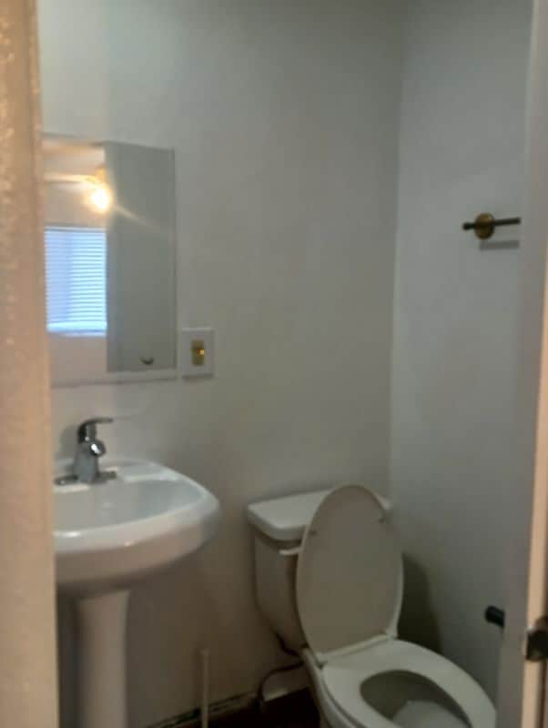 Photo - 3853 Winona Ave