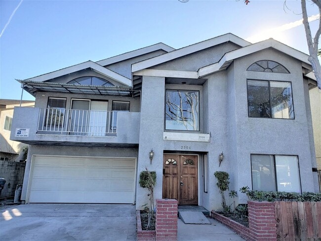 LB2506 - LB2506 Apartment Unit 2506