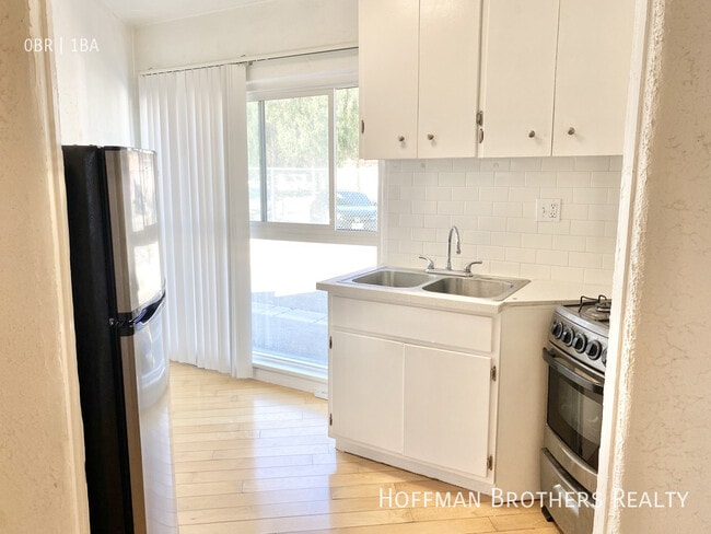Photo - 473 S Roxbury Dr Unit 1/2