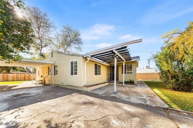 Photo - 19148 Saticoy St