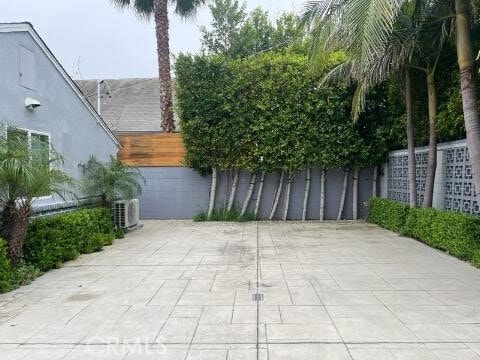 Photo - 6854 Gentry Ave