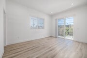 4BR, 3BA - 1,200SF - Bedroom - 4550 W 18th St