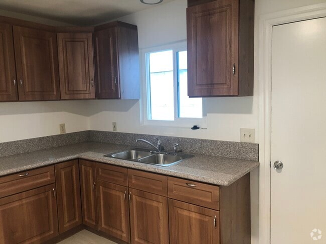 Building Photo - 4859 Canoga St Unit back  4857 Canoga St Rental