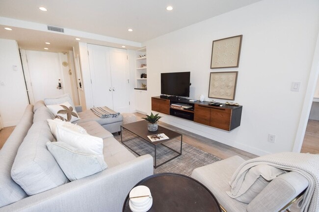 Photo - 1720 Avenida Del Mundo Unit Vacation Rental