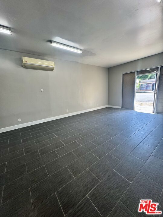 Photo - 2911 W Florence Ave