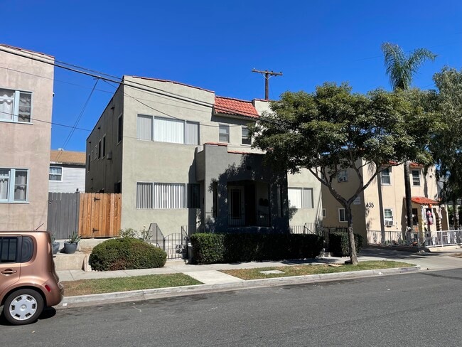 Building Photo - 443 W 11th St Unit 443