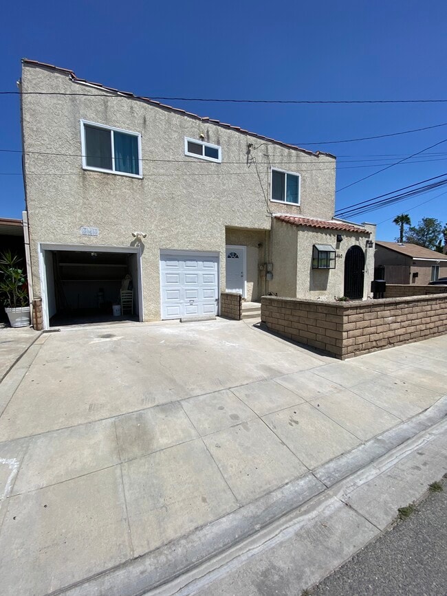 Building Photo - 5460 Pine Ave