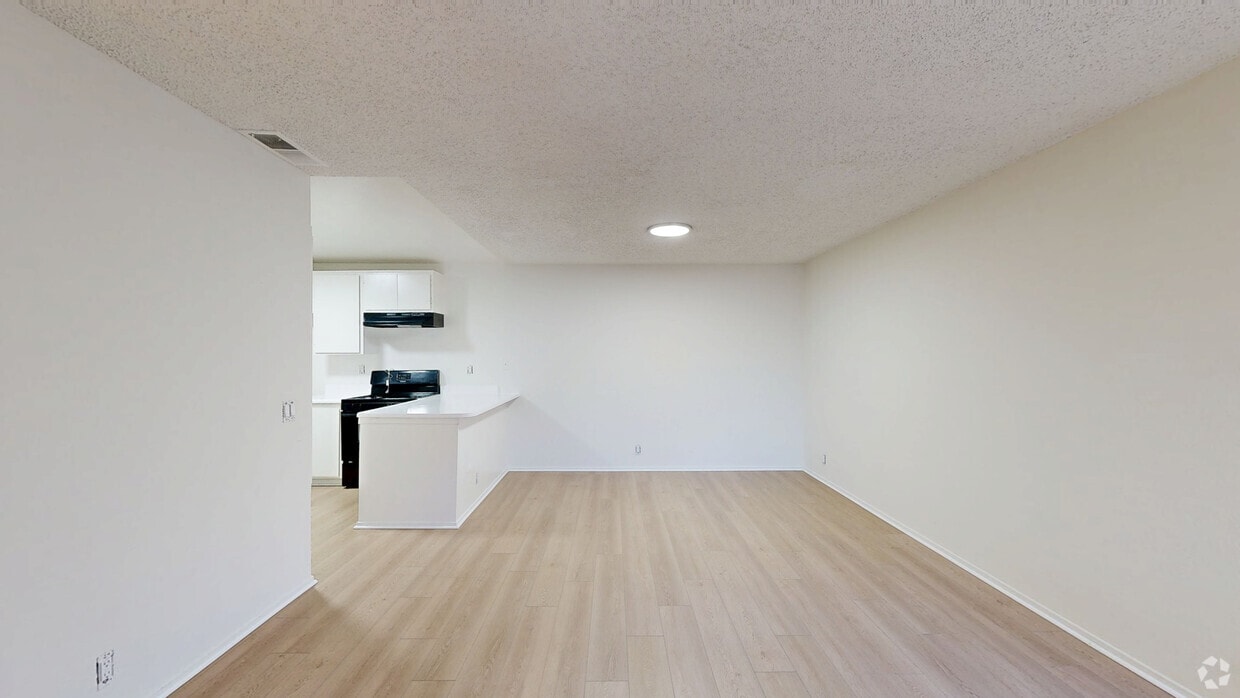 3D Tour - 601 North East End Ave