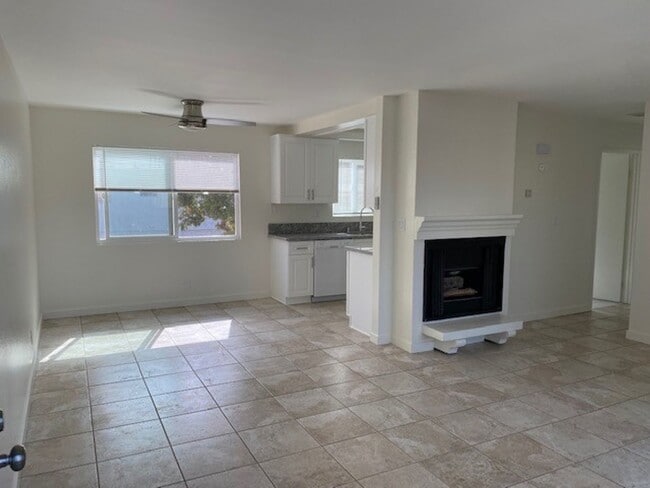 Photo - major8112 Unit D