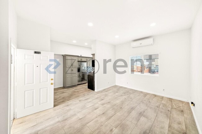 Photo - 1122 S Kingsley Dr