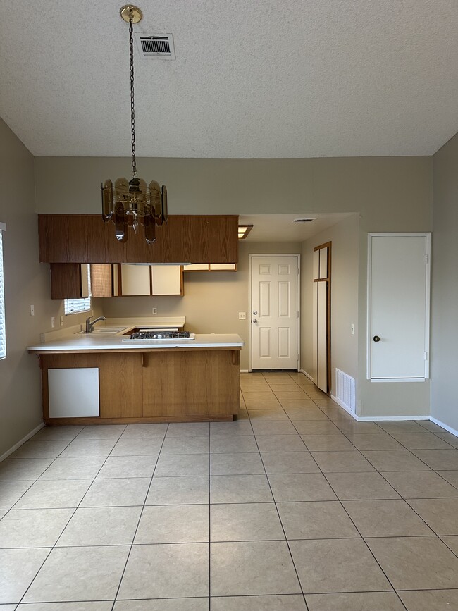 Photo - 41423 Adams St