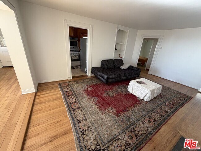 Photo - 653 Ramona Ave