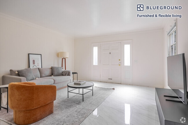 Building Photo - 136 S Roxbury Dr Rental