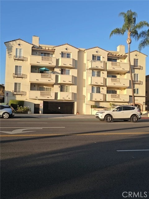 Building Photo - 14343 Burbank Blvd Unit 305
