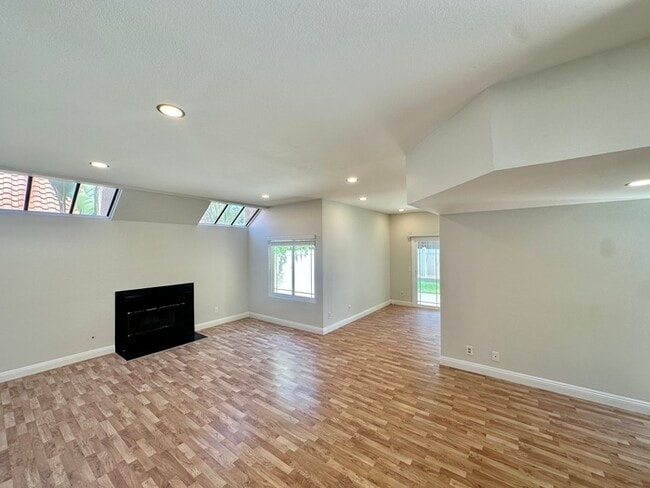 Spacious Updated Home In Desirable 92029 I... - Spacious Updated Home In Desirable 92029 I...