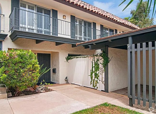 Building Photo - 4052 Loma Riviera Cir Rental