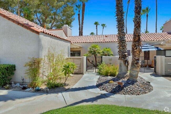 Building Photo - 306 Forest Hills Dr Rental