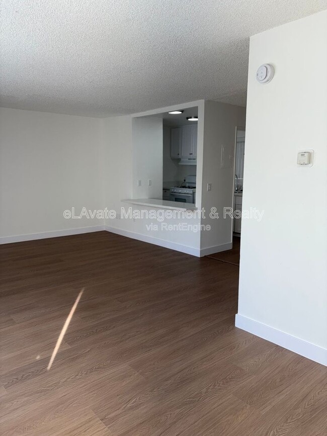 Photo - 6815 Kelvin Ave Unit 102