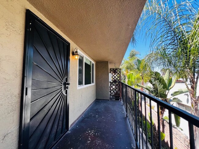 Photo - 832 Redondo Ave Unit Apt D