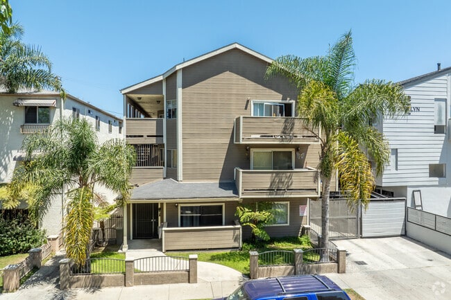 Photo - 744 Rose Ave