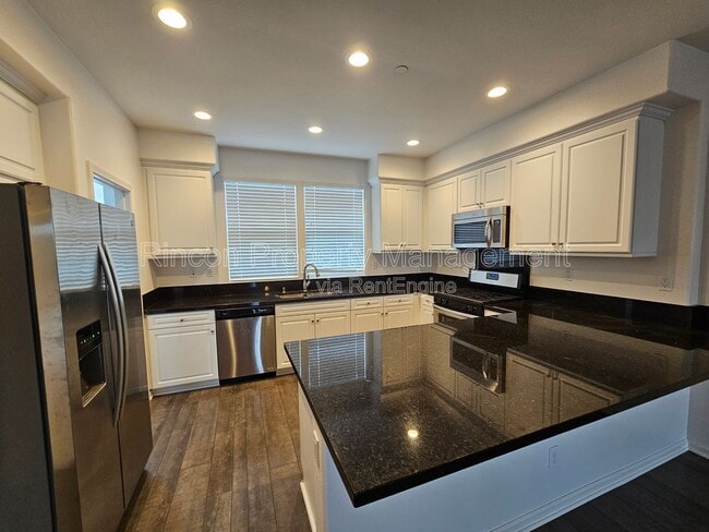 Building Photo - 3647 W Hemlock St