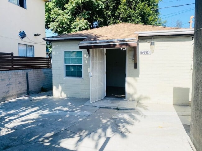 Building Photo - 5630 1/2 Craner Avenue