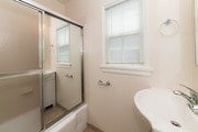 Bath - 116 Franklin Ct Unit 118