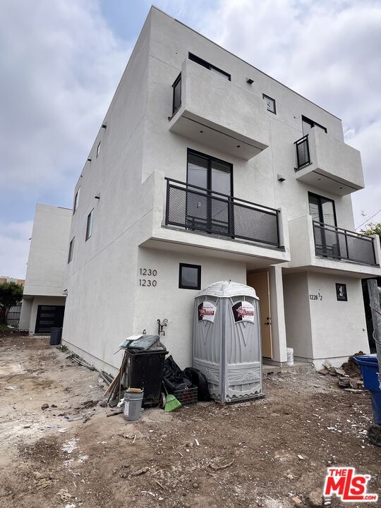 Photo - 1228 S Berendo St Condo