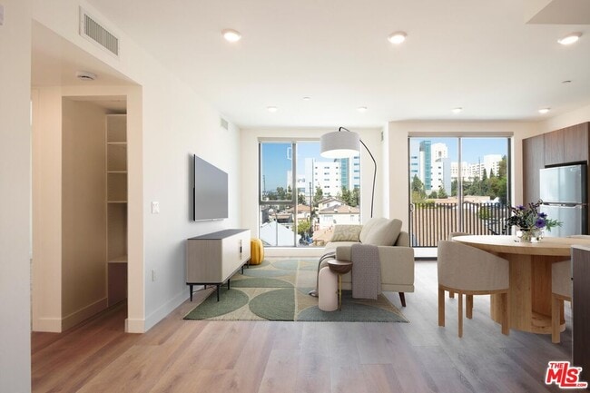 Photo - 1126 Cornwell St Unit 109