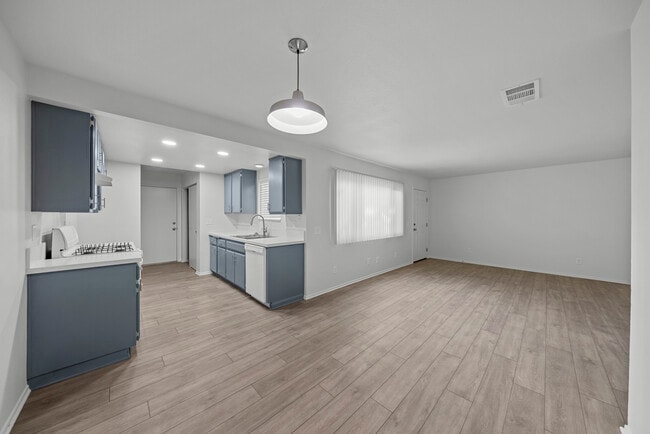 Photo - Grove Street Apartments