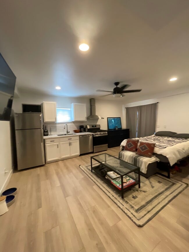 Photo - 332 N Basque Ave