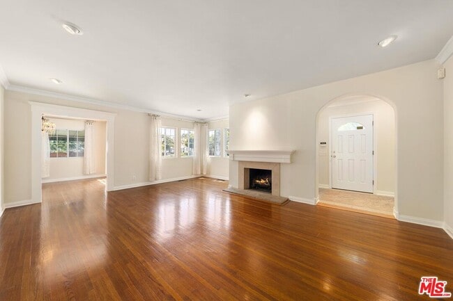 Photo - 245 25th St