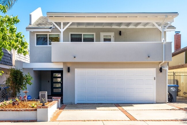 Building Photo - 3810 W Hemlock St