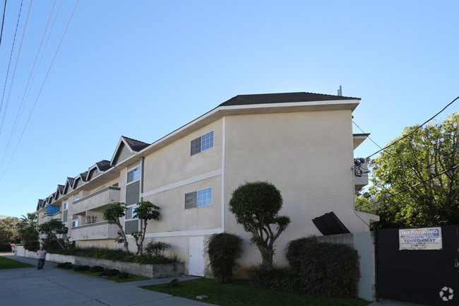 Photo - 10201 Woodbine Street