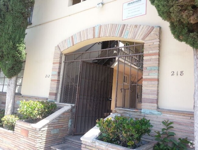 Building Photo - 212 Santa Fe S Ave Unit 1 Rental
