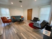 Living Room - 520 S Inglewood Ave Apartments Unit 3