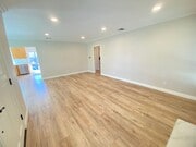 Photo - Beautifully Remodeled 3 Bedroom Naples Hom... House