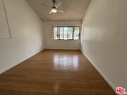 Photo - 10574 Sunland Blvd