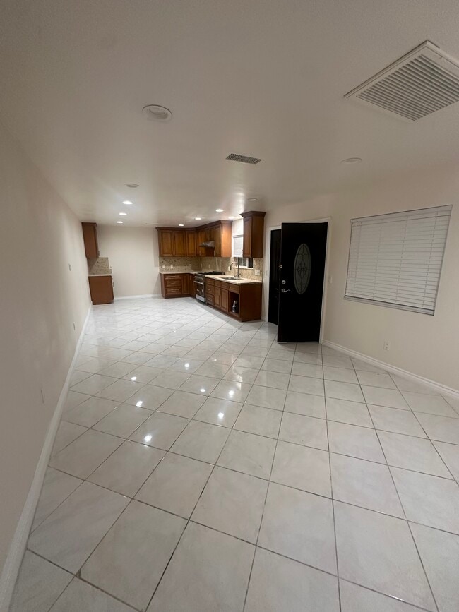 Building Photo - 13031 Monroe St