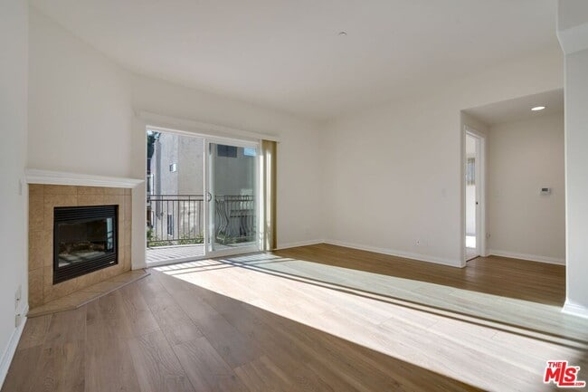 Building Photo - 1731 Corinth Ave Unit 205