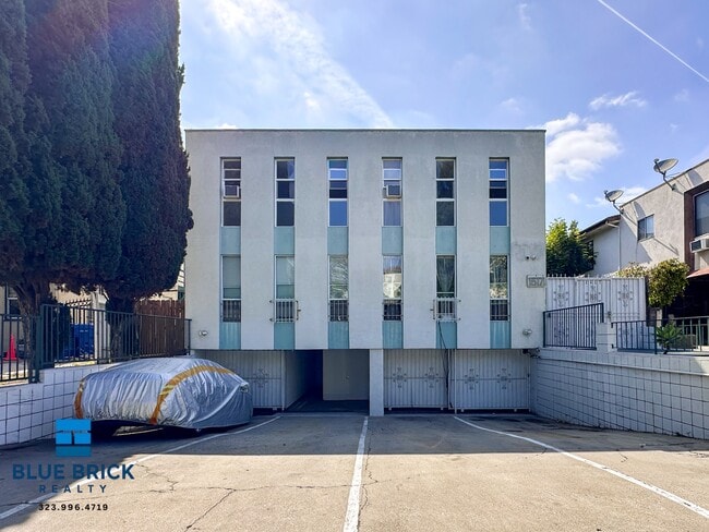 Photo - 1517 S Sherbourne Dr Unit 3