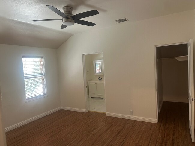 Photo - 8733 Holloway Dr Unit 8733