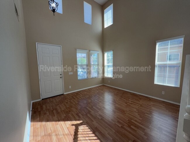 Photo - 3882 Strand Way