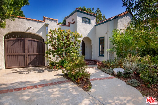 Photo - 552 Wilcox Ave