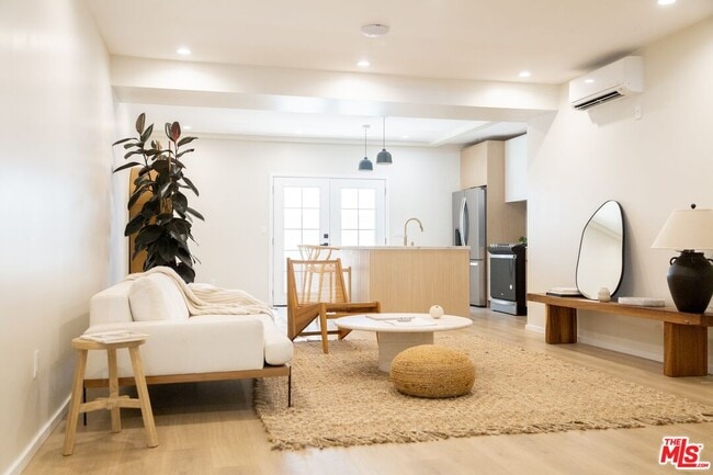 Photo - 1409 N Hudson Ave