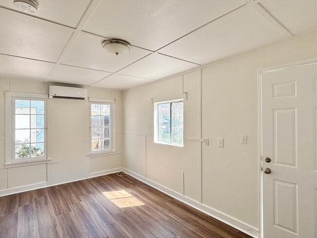 Building Photo - 4628 York Blvd Unit 4630 York Blvd