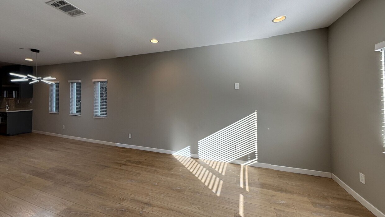 3D Tour - 6546 La Mirada Ave Unit 6548