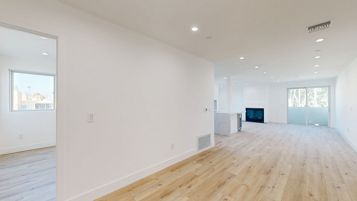 3D Tour - 4214 Fulton Ave