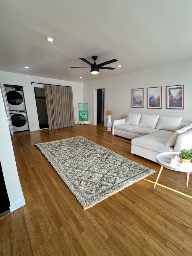 Living room space - 855 Moraga Dr Apartments