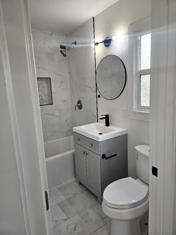 Building Photo - 18641 E Pearl Ave